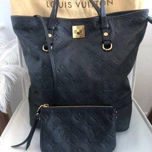 Louis Vuitton Classic Medium Tote Bag